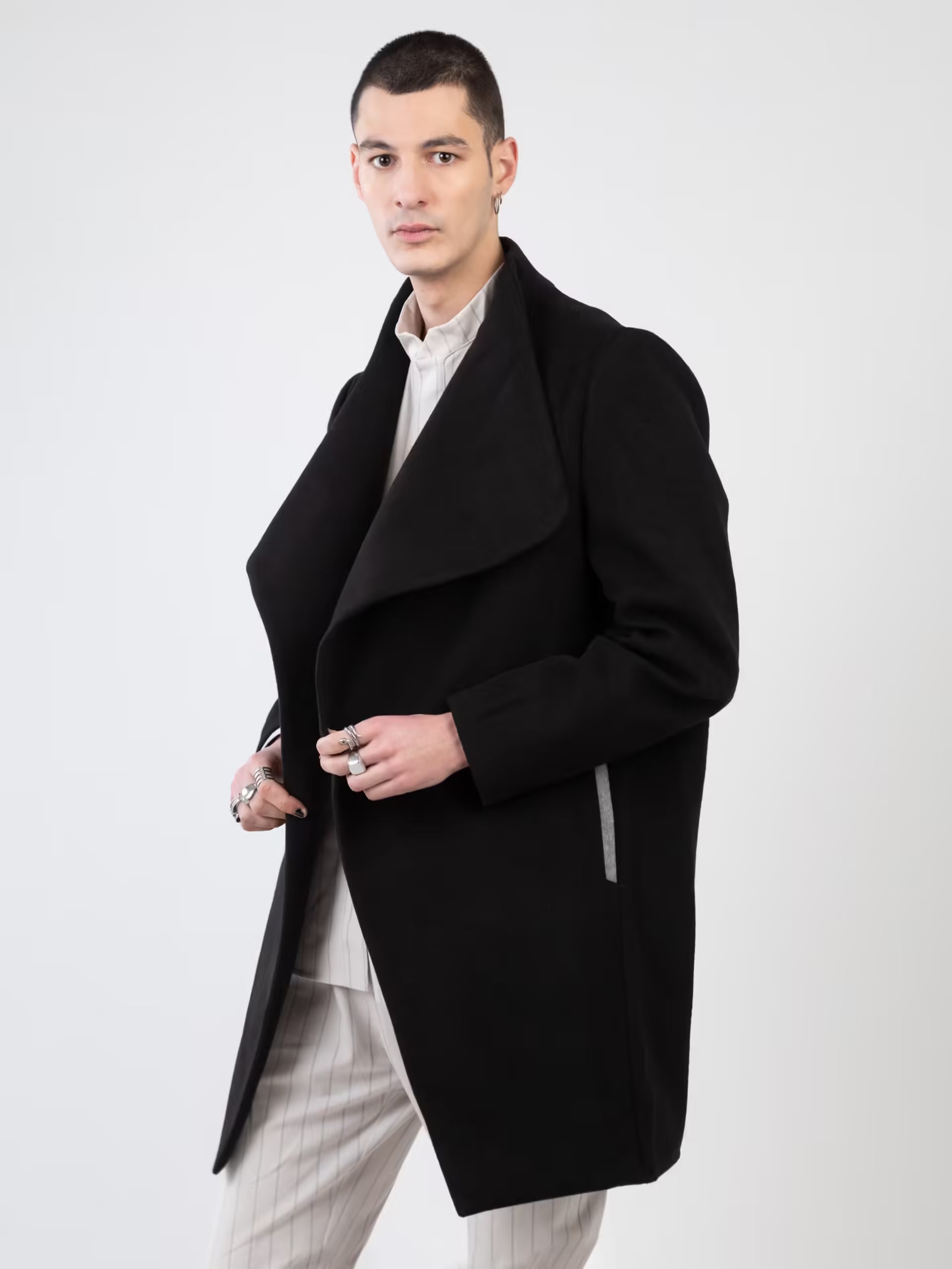Koto Heavy Coat - Black Cashmere